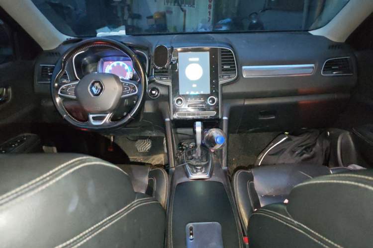 Used Renault Koleos 2017 2.5L Two-Wheel Drive Prestige Edition Center Console