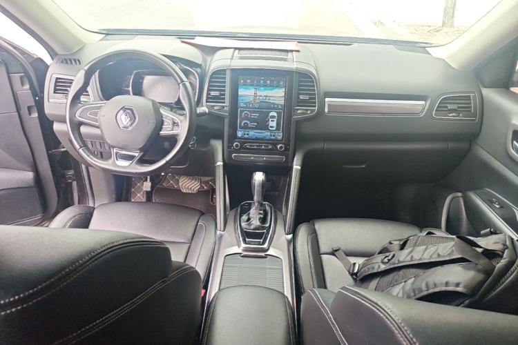 Used Renault Koleos 2017 2.0L Two-Wheel-Drive Leading Edition Center Console