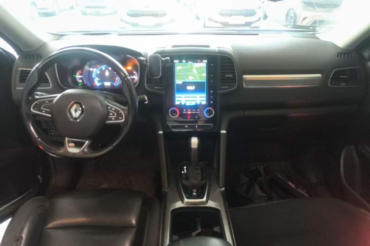 Used Renault Koleos 2017 2.5L Two-Wheel Drive Prestige Edition Center Console