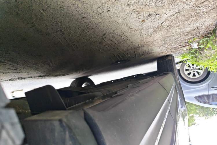 Used Renault Koleos 2017 2.5L Four-Wheel Drive Ultimate Edition Chassis Rear Left
