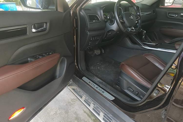 Used Renault Koleos 2017 2.5L Four-Wheel Drive Ultimate Edition Driver Seat