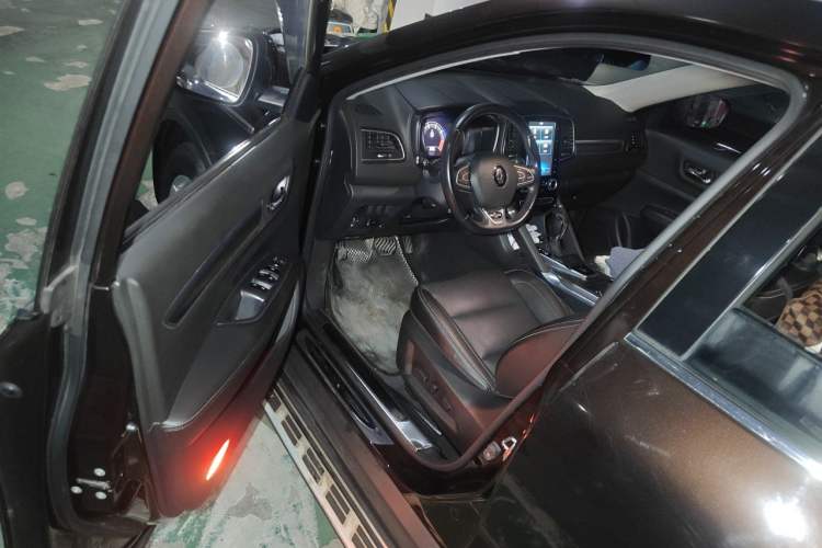 Used Renault Koleos 2017 2.0L Two-Wheel Drive Luxury Edition Driver Seat