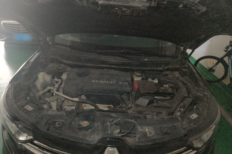 Used Renault Koleos 2017 2.5L Four-Wheel Drive Ultimate Edition Engine Bay