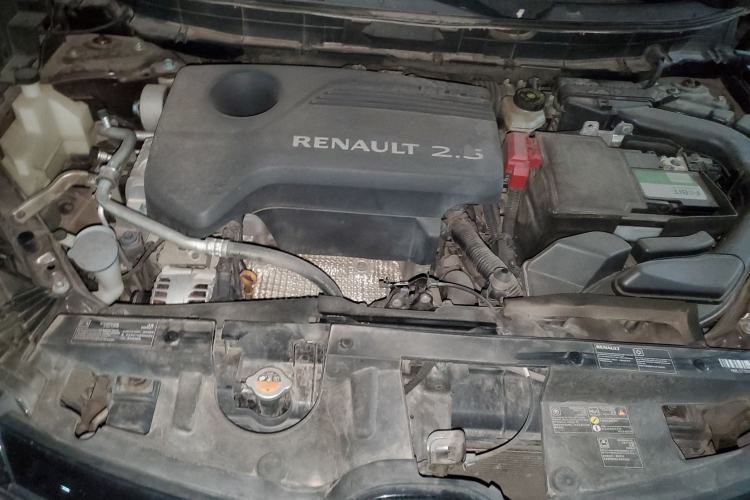 Used Renault Koleos 2017 2.5L Four-Wheel Drive Ultimate Edition Engine Bay