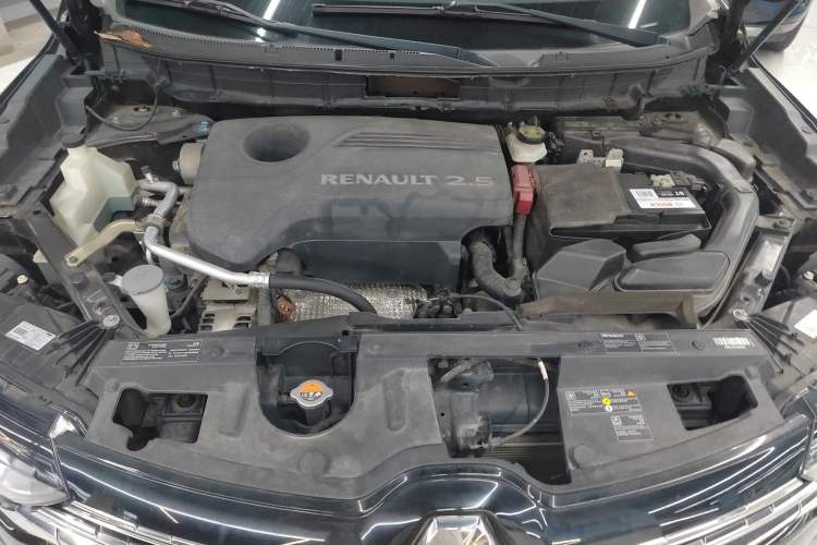Used Renault Koleos 2017 2.5L Four-Wheel Drive Ultimate Edition Engine Bay