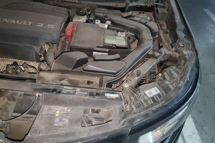 Used Renault Koleos 2017 2.5L Four-Wheel Drive Ultimate Edition Engine Bay Left
