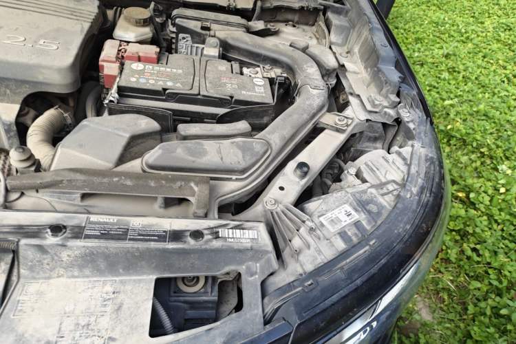 Used Renault Koleos 2017 2.5L Four-Wheel Drive Ultimate Edition Engine Bay Left