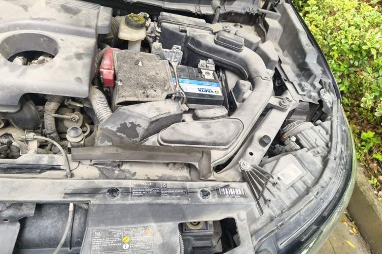 Used Renault Koleos 2017 2.0L Two-Wheel-Drive Leading Edition Engine Bay Left