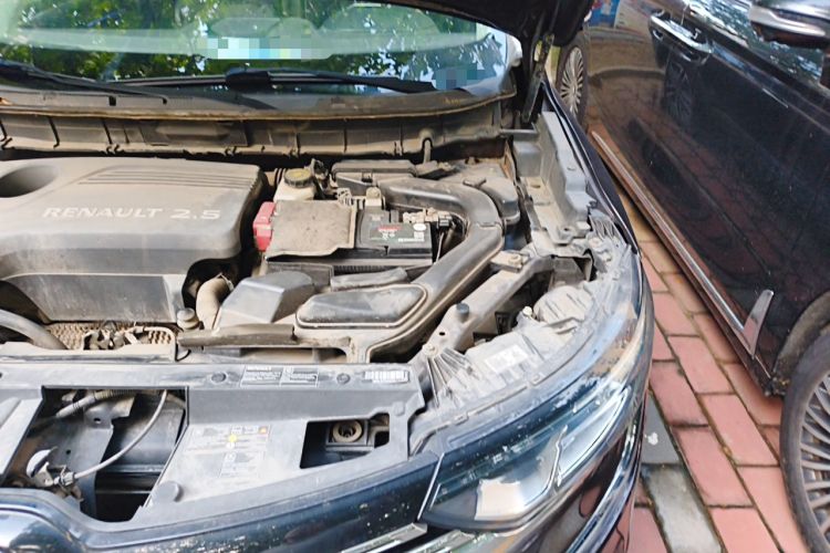 Used Renault Koleos 2017 2.5L Four-Wheel Drive Ultimate Edition Engine Bay Left