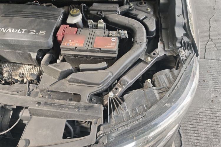 Used Renault Koleos 2017 2.5L Four-Wheel Drive Ultimate Edition Engine Bay Left