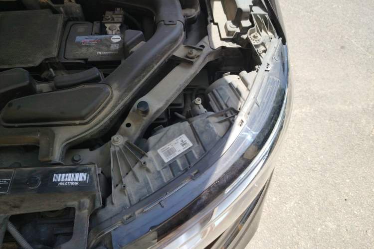 Used Renault Koleos 2017 2.0L Two-Wheel Drive Luxury Edition Engine Bay Left