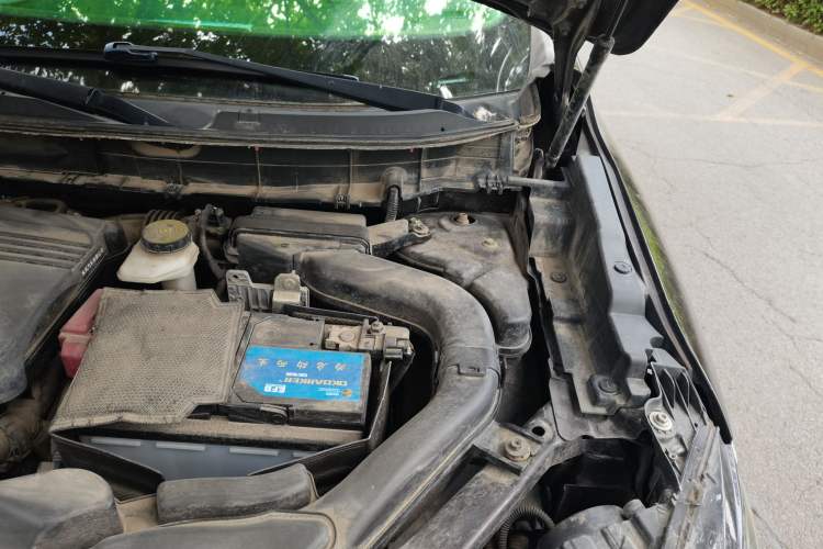 Used Renault Koleos 2017 2.5L Two-Wheel Drive Prestige Edition Engine Bay Left