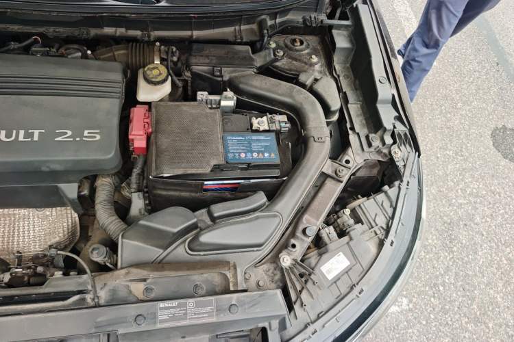 Used Renault Koleos 2017 2.5L 4x4 Flagship Edition Engine Bay Left