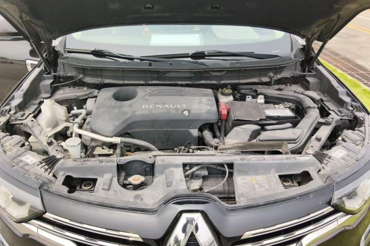 Used Renault Koleos 2017 2.5L Four-Wheel Drive Ultimate Edition Engine Bay