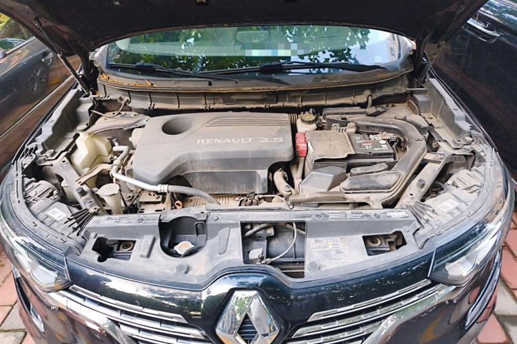 Used Renault Koleos 2017 2.5L Four-Wheel Drive Ultimate Edition Engine Bay