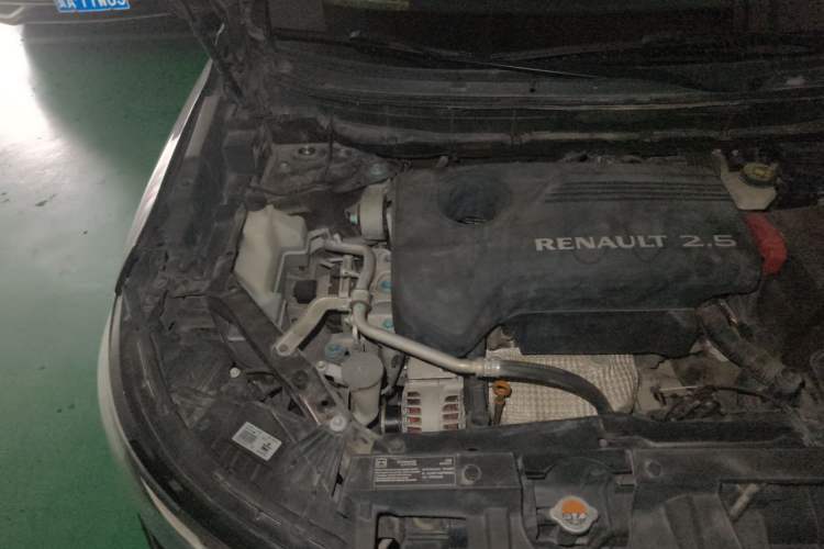 Used Renault Koleos 2017 2.5L Four-Wheel Drive Ultimate Edition Engine Bay Right