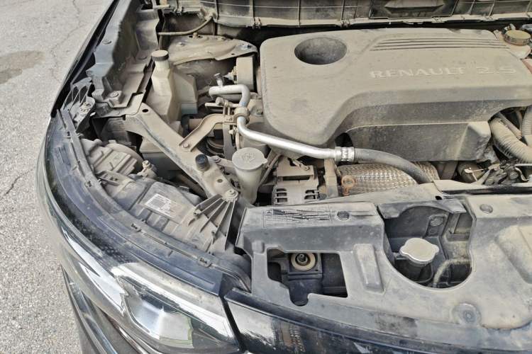 Used Renault Koleos 2017 2.5L Four-Wheel Drive Ultimate Edition Engine Bay Right