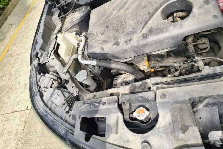 Used Renault Koleos 2017 2.0L Two-Wheel-Drive Leading Edition Engine Bay Right