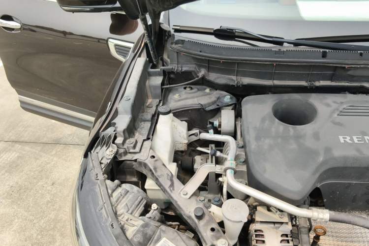 Used Renault Koleos 2017 2.5L Four-Wheel Drive Ultimate Edition Engine Bay Right
