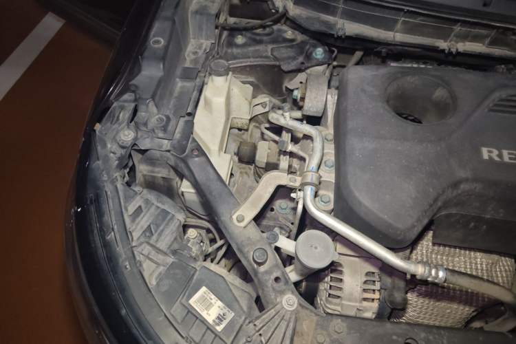 Used Renault Koleos 2017 2.5L Two-Wheel Drive Prestige Edition Engine Bay Right