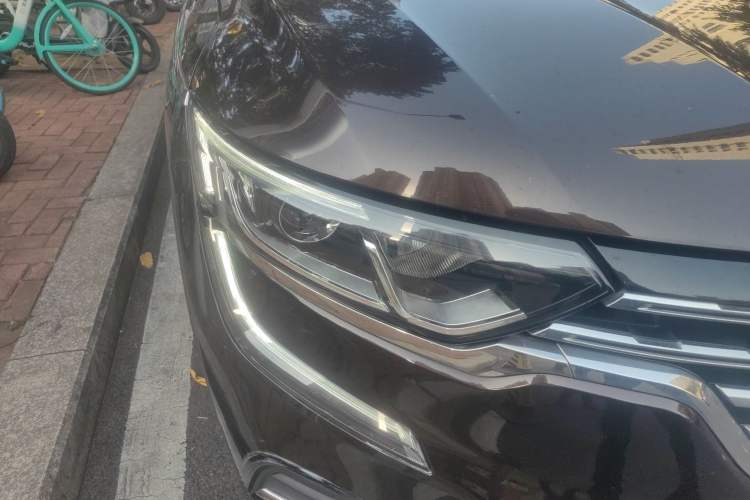 Used Renault Koleos 2017 2.0L Two-Wheel Drive Luxury Edition Exterior 6