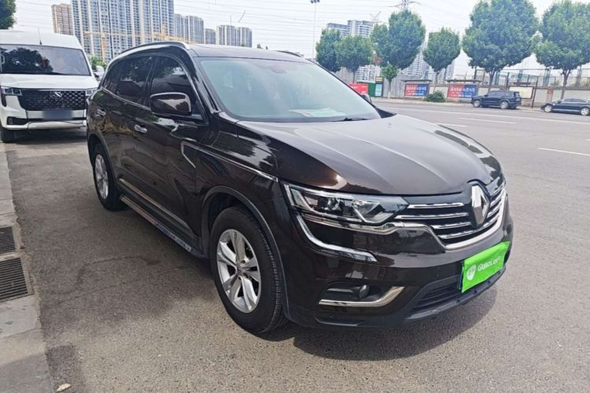 Used Renault Koleos 2017 2.0L Two-Wheel-Drive Leading Edition Front Right 45 Deg