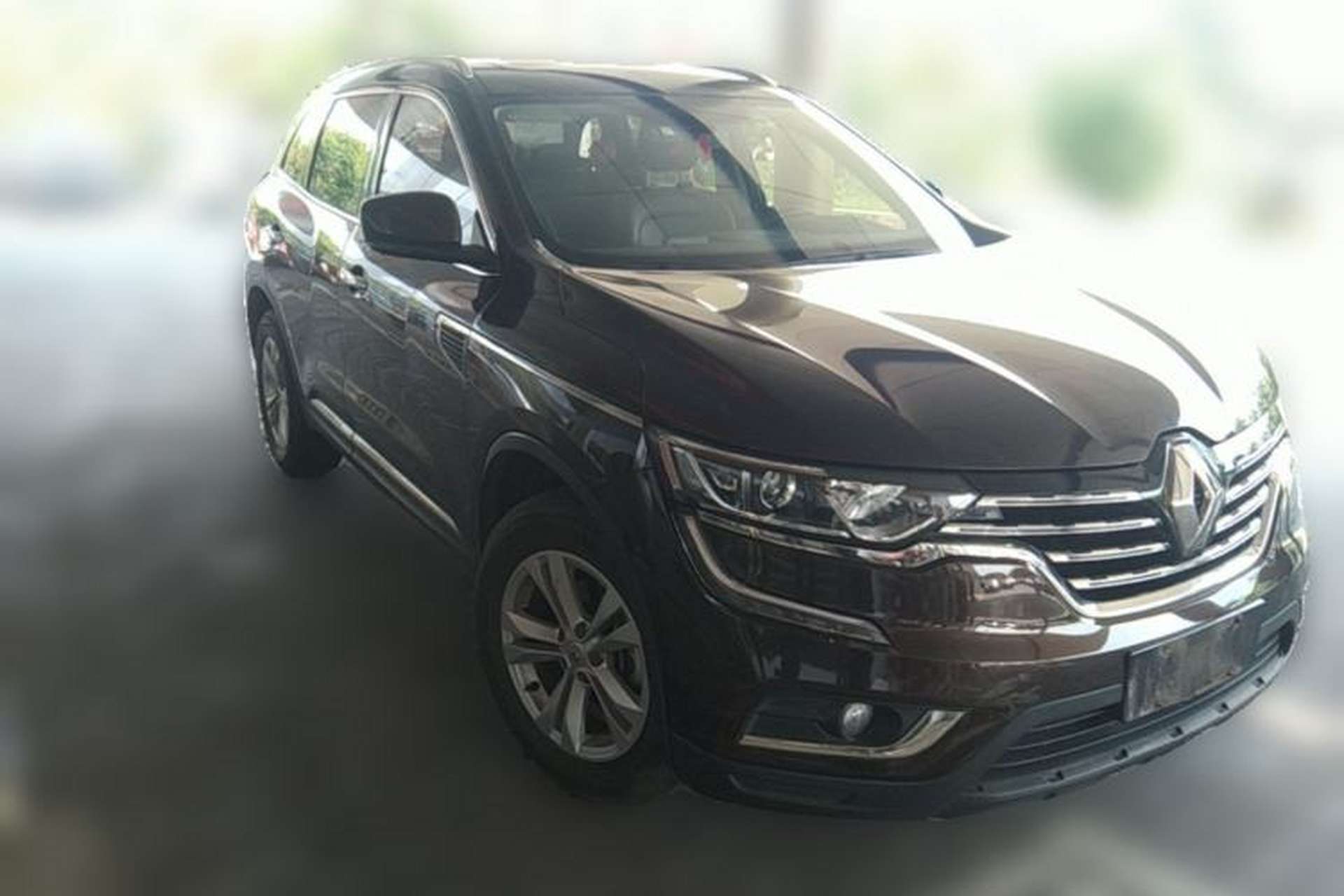 Used Renault Koleos 2017 2.0L Two-Wheel-Drive Leading Edition Front Right 45 Deg