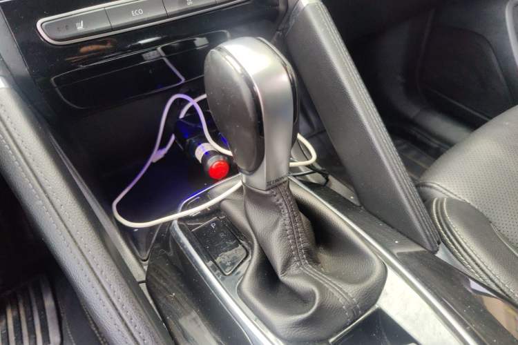 Used Renault Koleos 2017 2.5L Four-Wheel Drive Ultimate Edition Gear Lever