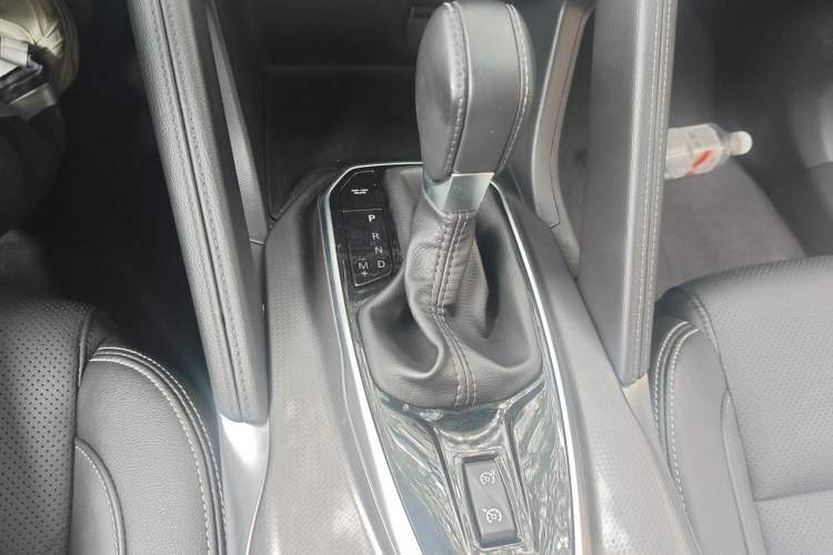 Used Renault Koleos 2017 2.0L Two-Wheel Drive Luxury Edition Gear Lever