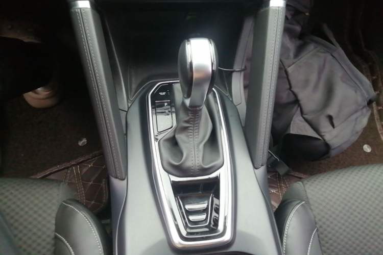 Used Renault Koleos 2017 2.0L Two-Wheel Drive Comfort Edition Gear Lever