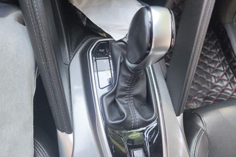 Used Renault Koleos 2017 2.0L Two-Wheel Drive Luxury Edition Gear Lever