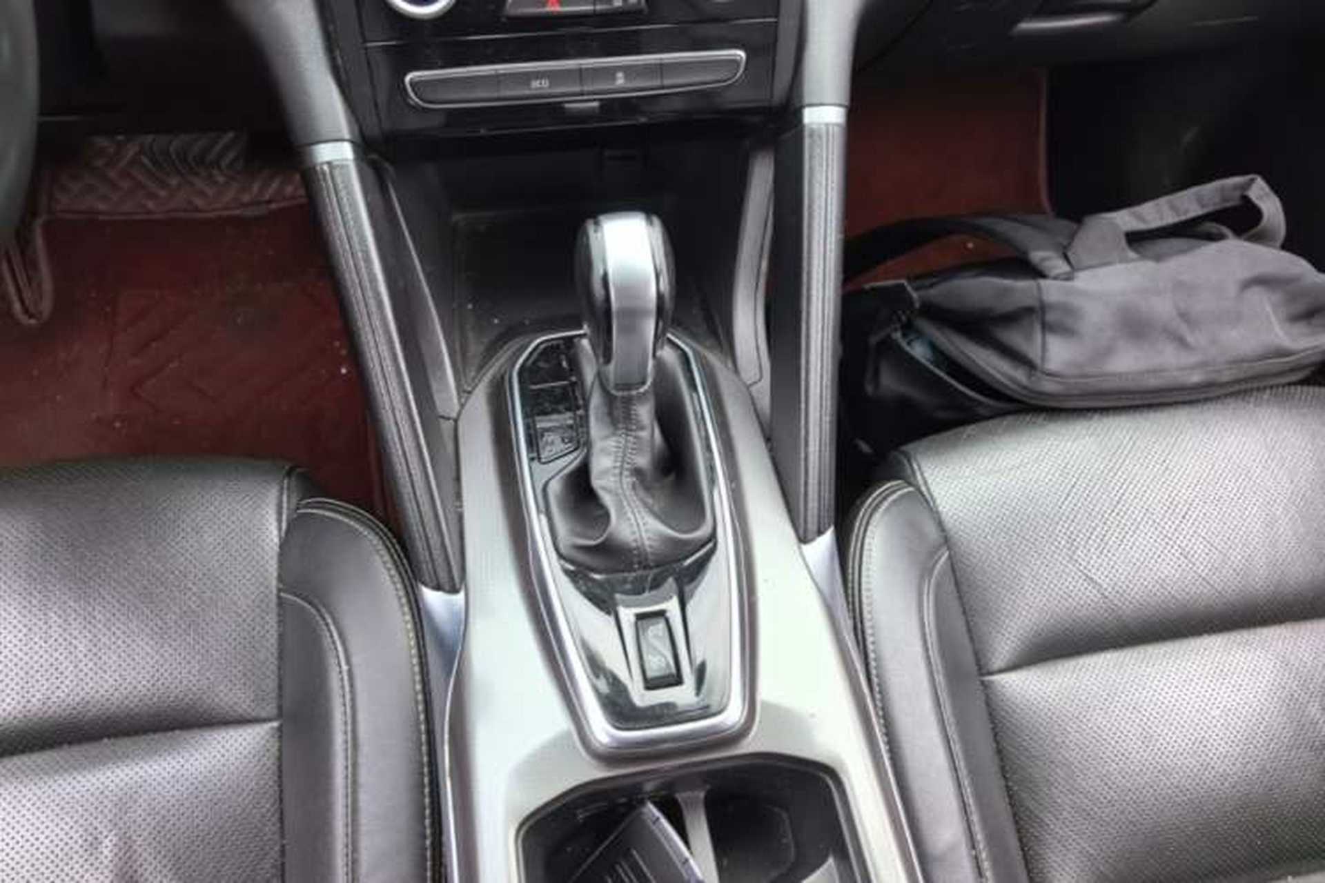 Used Renault Koleos 2017 2.0L Two-Wheel Drive Luxury Edition Gear Lever