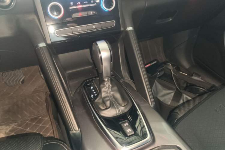 Used Renault Koleos 2017 2.5L Two-Wheel Drive Prestige Edition Gear Lever