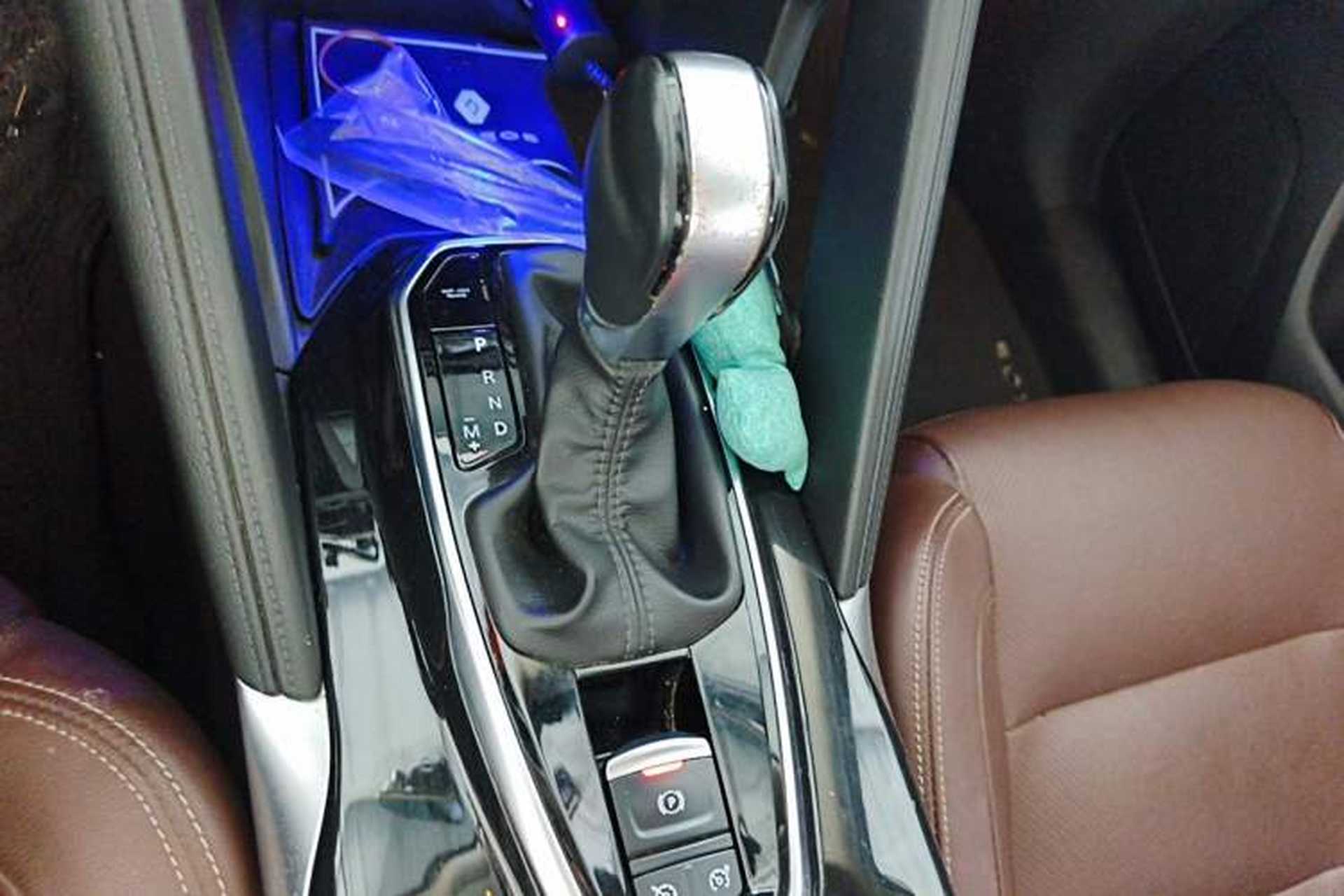 Used Renault Koleos 2017 2.5L Four-Wheel Drive Ultimate Edition Gear Lever