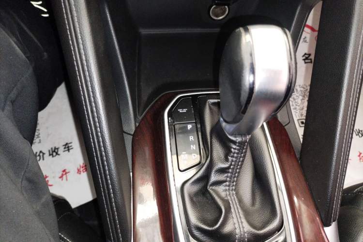 Used Renault Koleos 2017 2.5L Four-Wheel Drive Premium Edition Gear Lever