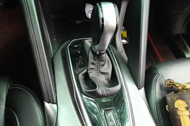 Used Renault Koleos 2017 2.5L Two-Wheel Drive Prestige Edition Gear Lever