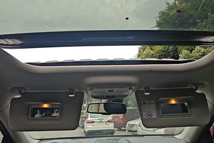Used Renault Koleos 2017 2.5L Four-Wheel Drive Ultimate Edition Headliner