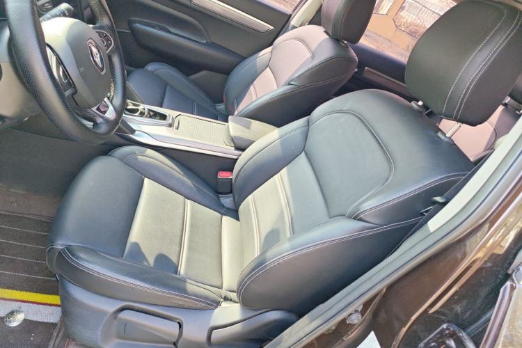 Used Renault Koleos 2017 2.0L Two-Wheel-Drive Leading Edition Interior 2