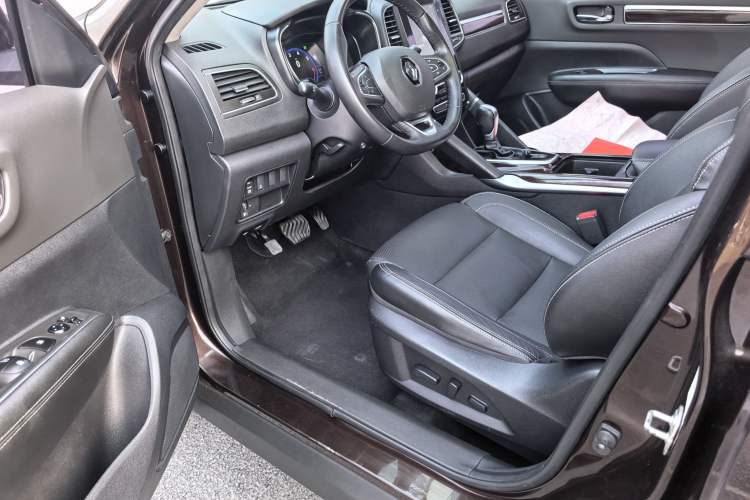 Used Renault Koleos 2017 2.5L Four-Wheel Drive Premium Edition Interior 2