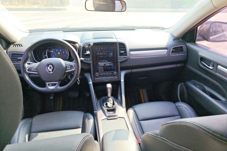 Used Renault Koleos 2017 2.0L Two-Wheel-Drive Leading Edition Interior 4