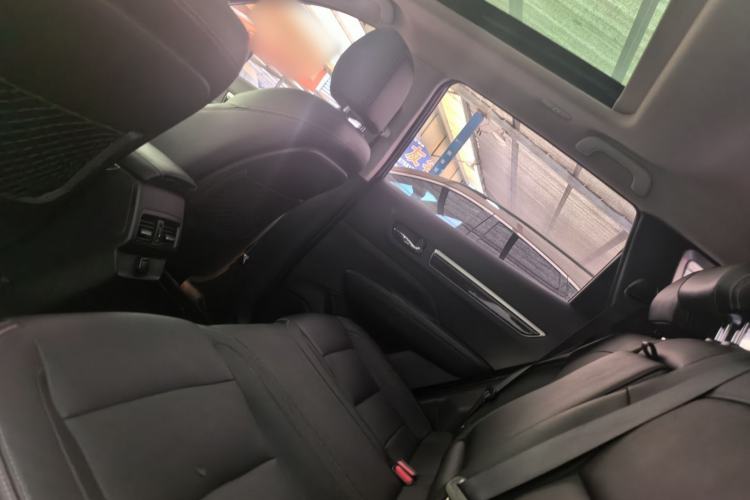 Used Renault Koleos 2017 2.5L Four-Wheel Drive Premium Edition Interior 9