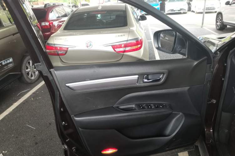 Used Renault Koleos 2017 2.5L Two-Wheel Drive Prestige Edition Left Front Door Interior