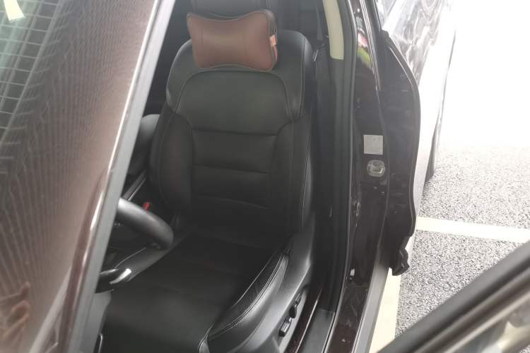 Used Renault Koleos 2017 2.5L Two-Wheel Drive Prestige Edition Left Front Seat