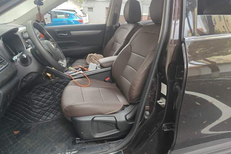 Used Renault Koleos 2017 2.0L Two-Wheel Drive Comfort Edition Left Front Seat