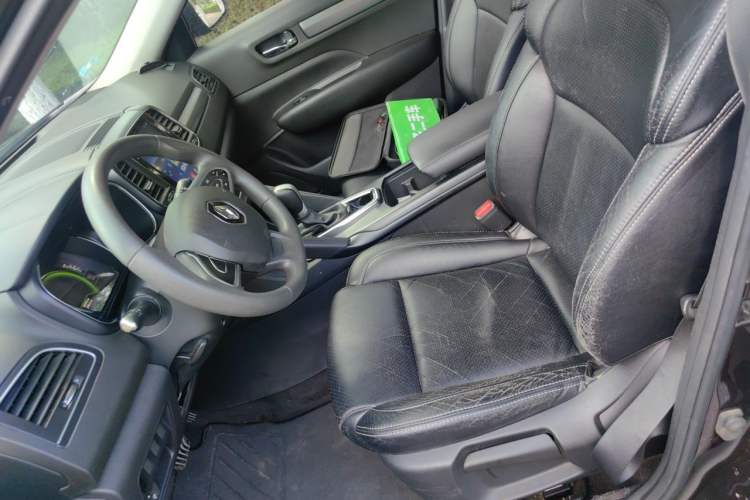 Used Renault Koleos 2017 2.0L Two-Wheel Drive Comfort Edition Left Front Seat