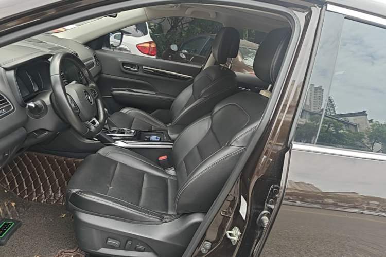 Used Renault Koleos 2017 2.5L Four-Wheel Drive Ultimate Edition Left Front Seat