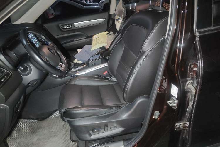 Used Renault Koleos 2017 2.0L Two-Wheel Drive Luxury Edition Left Front Seat