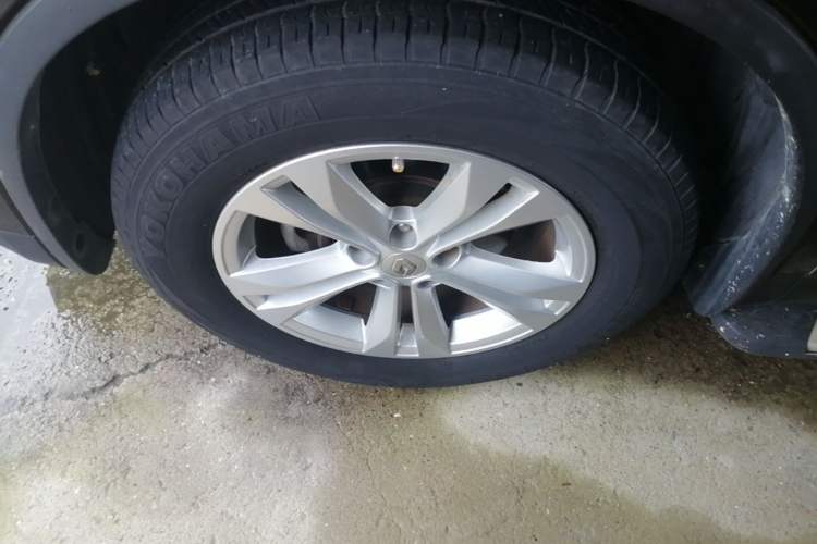 Used Renault Koleos 2017 2.0L Two-Wheel Drive Comfort Edition Left Front Wheel Hub