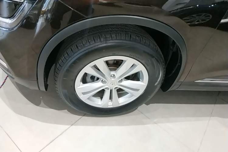 Used Renault Koleos 2017 2.0L Two-Wheel Drive Luxury Edition Left Front Wheel Hub