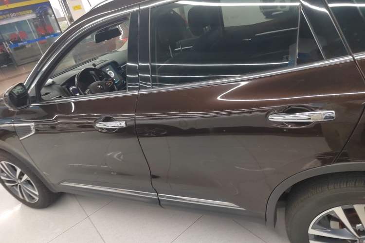 Used Renault Koleos 2017 2.5L Four-Wheel Drive Ultimate Edition Left Side